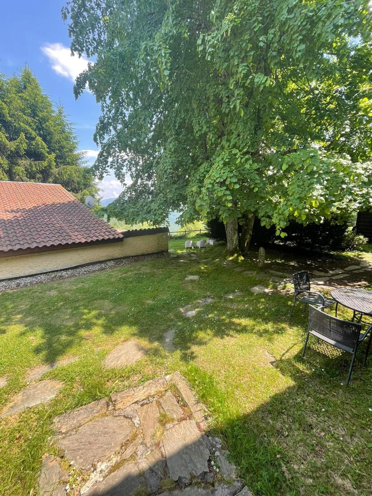 Auberge Les Myrtilles Le Bosc  Buitenkant foto