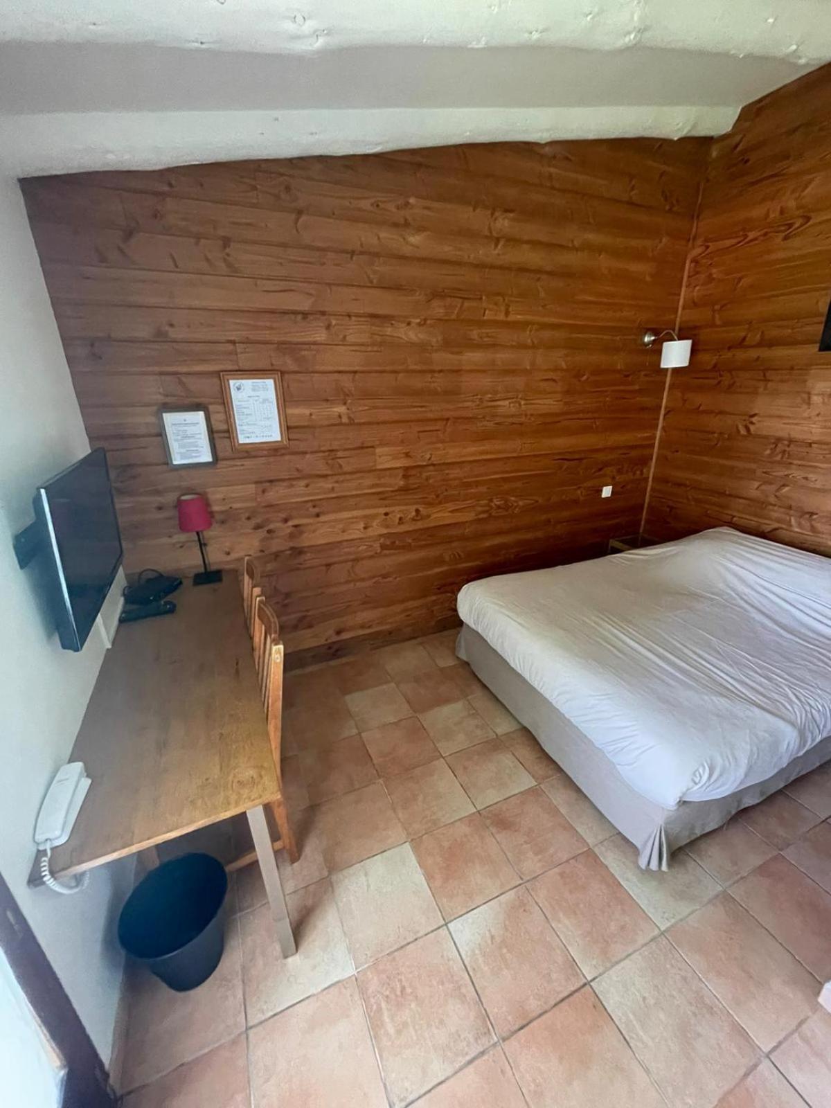 Auberge Les Myrtilles Le Bosc  Buitenkant foto
